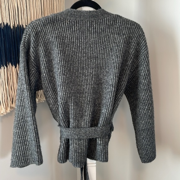 Guess Kimono Sleeve Sweater/Cardigan, Heathered Grey, Size XS - Picture 2 of 5